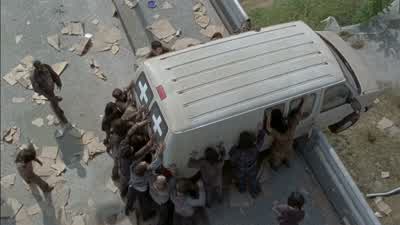 Daryl! Go, go, go, go! - The Walking Dead