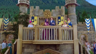 I choose to be a king
who moves forward. - Descendants 3