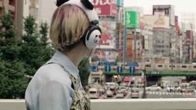 [Clock speaking Japanese] - Girls