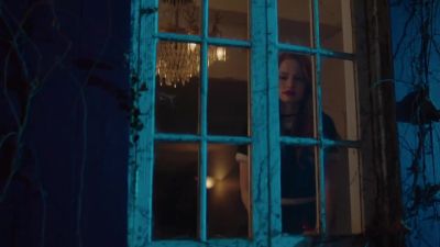 ♪ Cold, cold blood ♪ - Riverdale