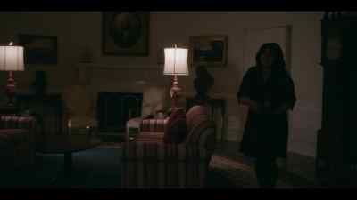 I come bearing gifts. - American Crime Story