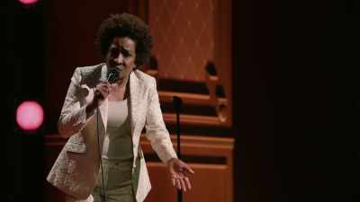 I come downstairs in my living room - Wanda Sykes: Not Normal