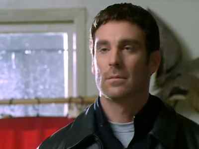 Commander Forrester,
we have a situation here. - The Pretender