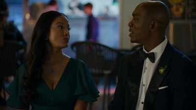 I could come by
and pick you up, - The Groomsmen: First Look