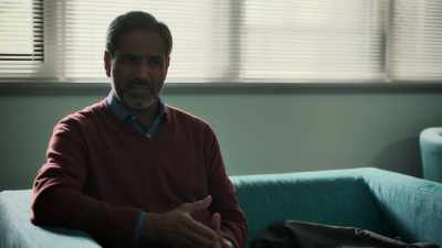 I could see his neck because
he had very short hair, - The Chelsea Detective