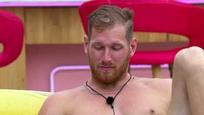 I COULD TOTALLY SEE MYSELF WITH
HER, KELSEY. - Love Island