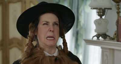 - I couldn't possibly!
- You were going like this. Try this one. - Lady of the Manor