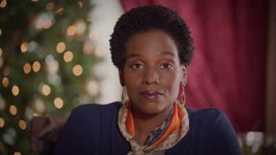 - I could've gone into the study any time.
- Good point. - The Case of the Christmas Diamond