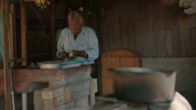 I cut with a machete, - Live to 100: Secrets of the Blue Zones