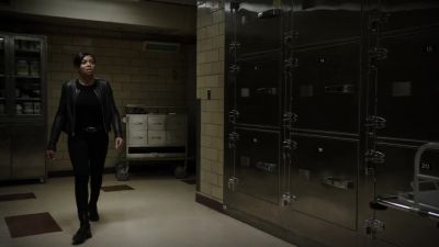 Detective Carter,
the area is clear. - Person of Interest
