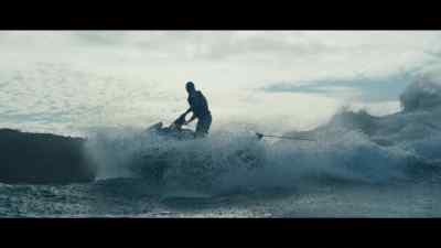 - I did have my eye on Fred
and Justine here and there, - 100 Foot Wave