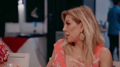 - I did my own hair and makeup.
It's like, you know... - The Real Housewives Ultimate Girls Trip