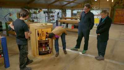 I did want to actually
glue the whole thing. - Handmade: Britain's Best Woodworker