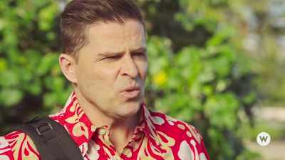 I didn't do anything,
she's not mad at me. - You Had Me at Aloha