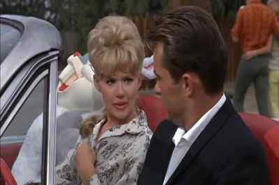 I didn't get your name. - Palm Springs Weekend