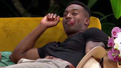 >> I DIDN'T KNOW -- I DIDN'T
TONGUE YOU. - Love Island