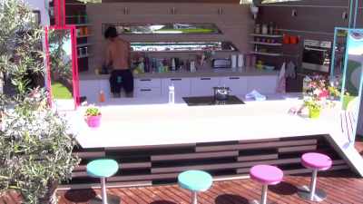 I didn't mean
not to tell her, - Love Island