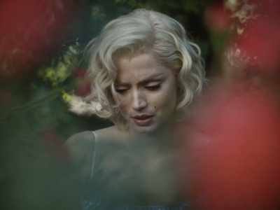 - I didn't mean to.
- Yes, you meant to. - Blonde