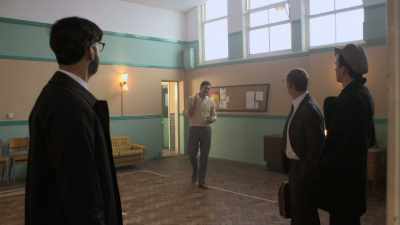 I didn't quite catch that, Dennis.
Did you say "lead character"? - Funny Woman