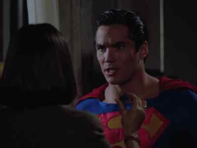 - I didn't see anyone.
- It doesn't matter, I know who it was. - Lois & Clark: The New Adventures of Superman