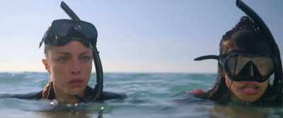 I didn't see anything. - The Reef: Stalked