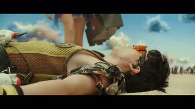 I didn't see the wall. - Valerian and the City of a Thousand Planets
