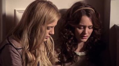 I Didn'T See Your Dad Downstairs. - Gossip Girl
