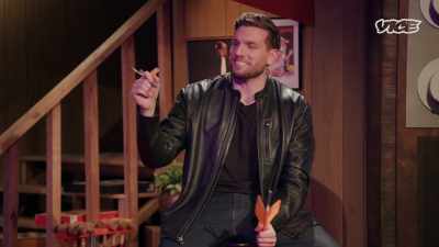 - I do have a very beta chest, - Super Maximum Retro Show