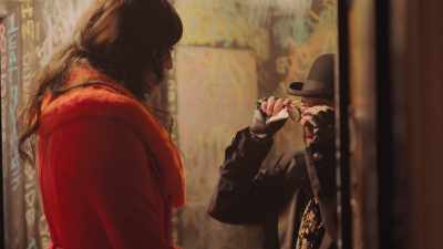 - I don't ever think that, Roz.
- You don't think that? - Living for the Dead