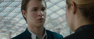 I don't fit in there - Divergent