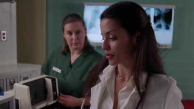 - I don't get a response.
- Clear. - Charmed