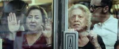 - I don't get it.
- They must've seen us! Hey! - The Bar