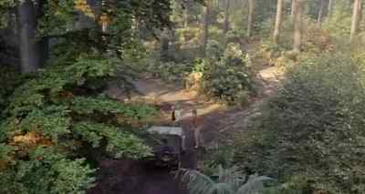 I don't get it.
What's he using
that road for? - Call Me Bwana