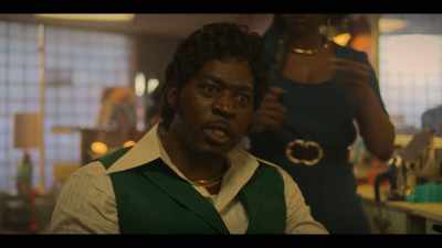 - I don't give a fuck, bitch.
Pull it out your ass.
- (BELL DINGS) - Fight Night: The Million Dollar Heist