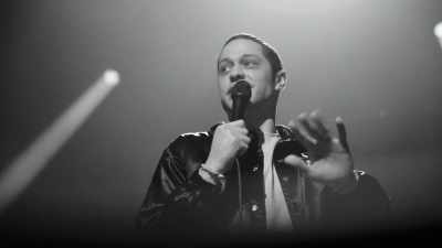 - I don't give a shit, so there you go.
- [audience cheers] - Pete Davidson: Turbo Fonzarelli