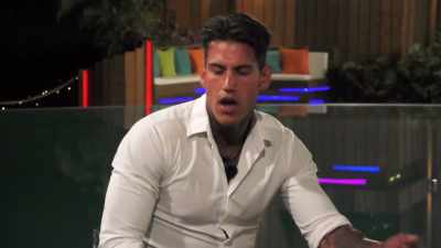 ‐I don't, hold up,
Em, wait a second.
‐Oh, what, that I want - Love Island