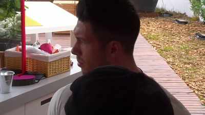 I don't, I don't think
she's gonna be attracted - Love Island