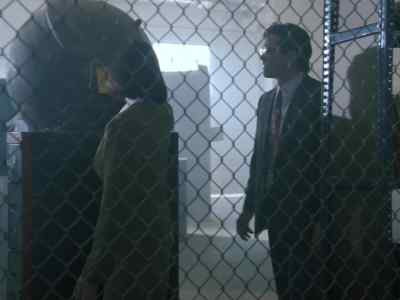 I don't know about this,
Lois.
Where is everybody? - Lois & Clark: The New Adventures of Superman