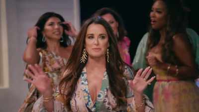 I don't know,
but all I know is I need-- - The Real Housewives Ultimate Girls Trip
