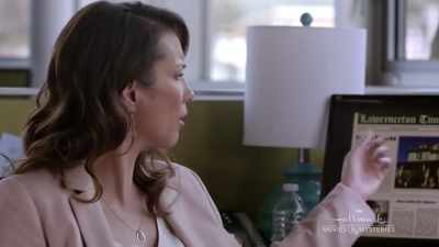 - I don't know, but
that's your byline, right? - The Julius House: An Aurora Teagarden Mystery