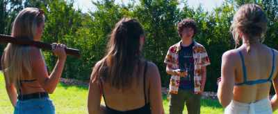 -I don't know your dad.
Agency booked my brother. - The Seed