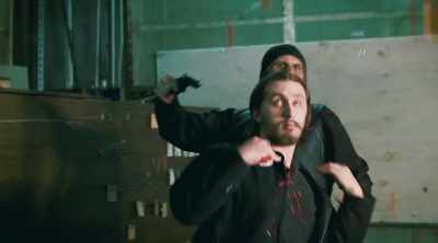 I don't know him.
[gunshot] - Death Kiss
