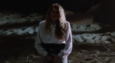 I DON'T KNOW HOW ANYONE
COULD SLEEP UNDER HERE. - Baywatch