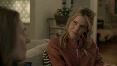 I don't know if I happened to
mention, but he is very single. - Meeting Mr. Christmas