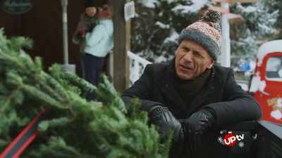 I don't know if this is
the right timing but - A Very Country Christmas Homecoming