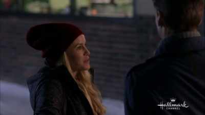 I don't know if it's frozen
or what's going on. - Love on Ice