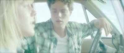 I don't know, it's like
i feel I'm being crushed - Bottom of the World