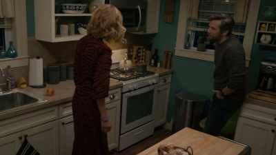 I don't know, you know?
When we, uh, clean the sheets out there, - Evil