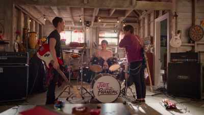 I don't know, man. Sometimes a little fire
can make things better on stage. - Julie and the Phantoms