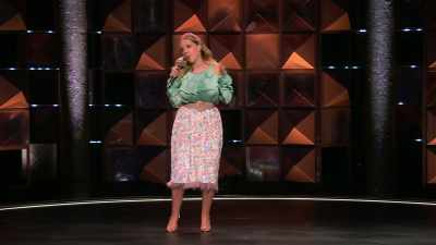 I don't know to talk to girls
while they sit on my face. - Backstage with Katherine Ryan